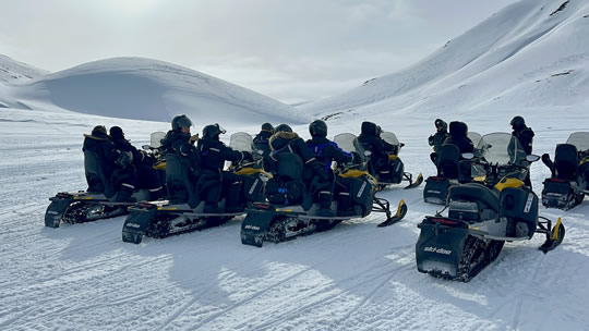 EPICA 1 - EXCURSION EN MOTO DE NIEVE EN SVALBARD